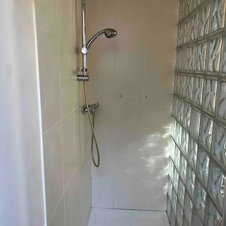 Lumineux Avec Balcon דירה